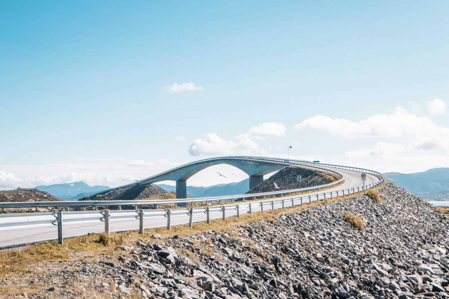 Spektakuläre Atlantikstrasse Brücke - Norwegen Roadtrip