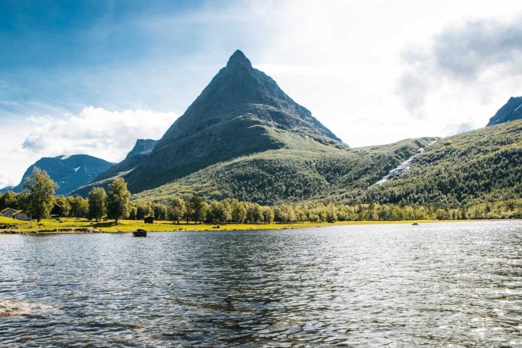 Blick auf den Innerdalstårnet - Norwegen Roadtrip