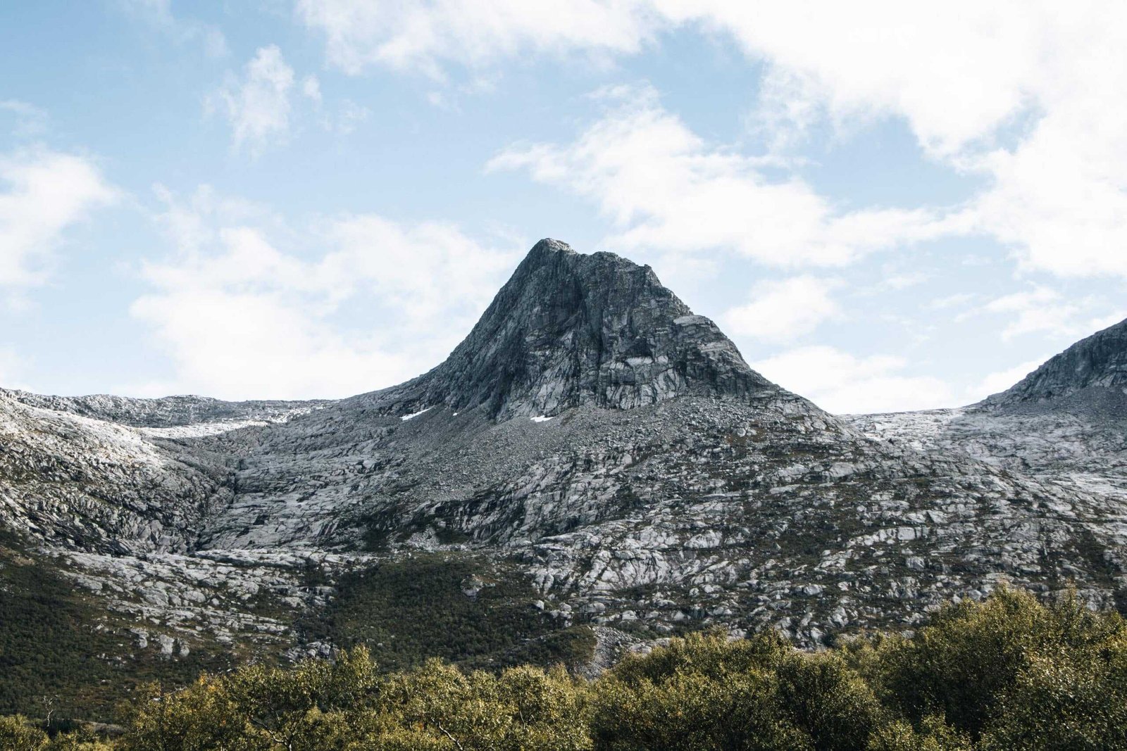 Sieben Schwestern Berglandschaft Norwegen Roadtrip
