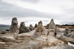 Einzigartige Felsformationen in Trollholmsund entdecken - Norwegen Roadtrip