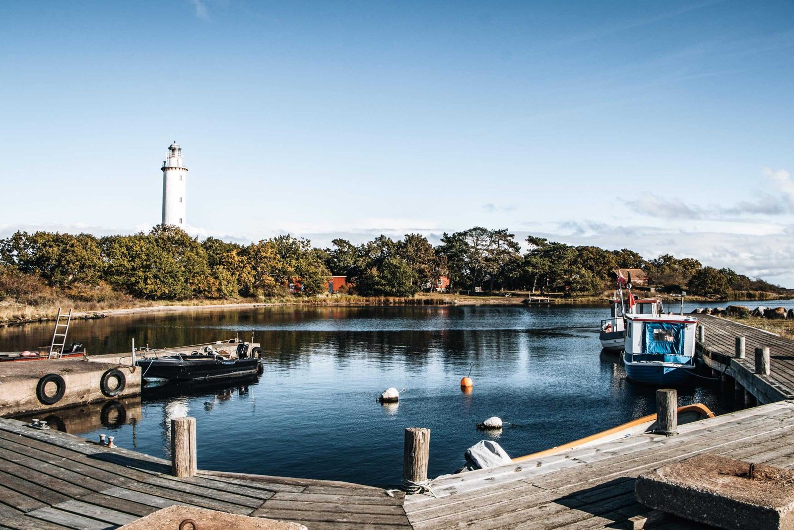Öland Hafen mit Leuchtturm und Booten - Schweden Roadtrip