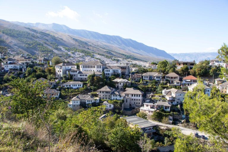 Historische Architektur von Gjirokaster erleben - Balkan Roadtrip
