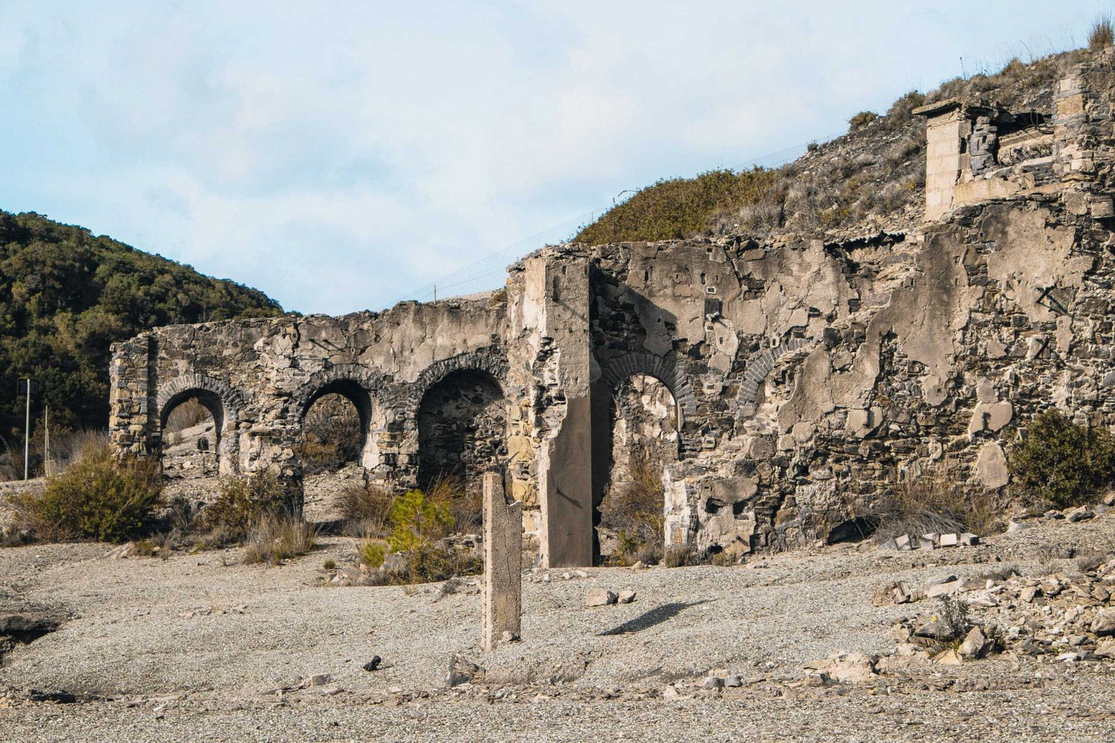 Ruinen von Naracauli in der Natur - Sardinien Rundreise
