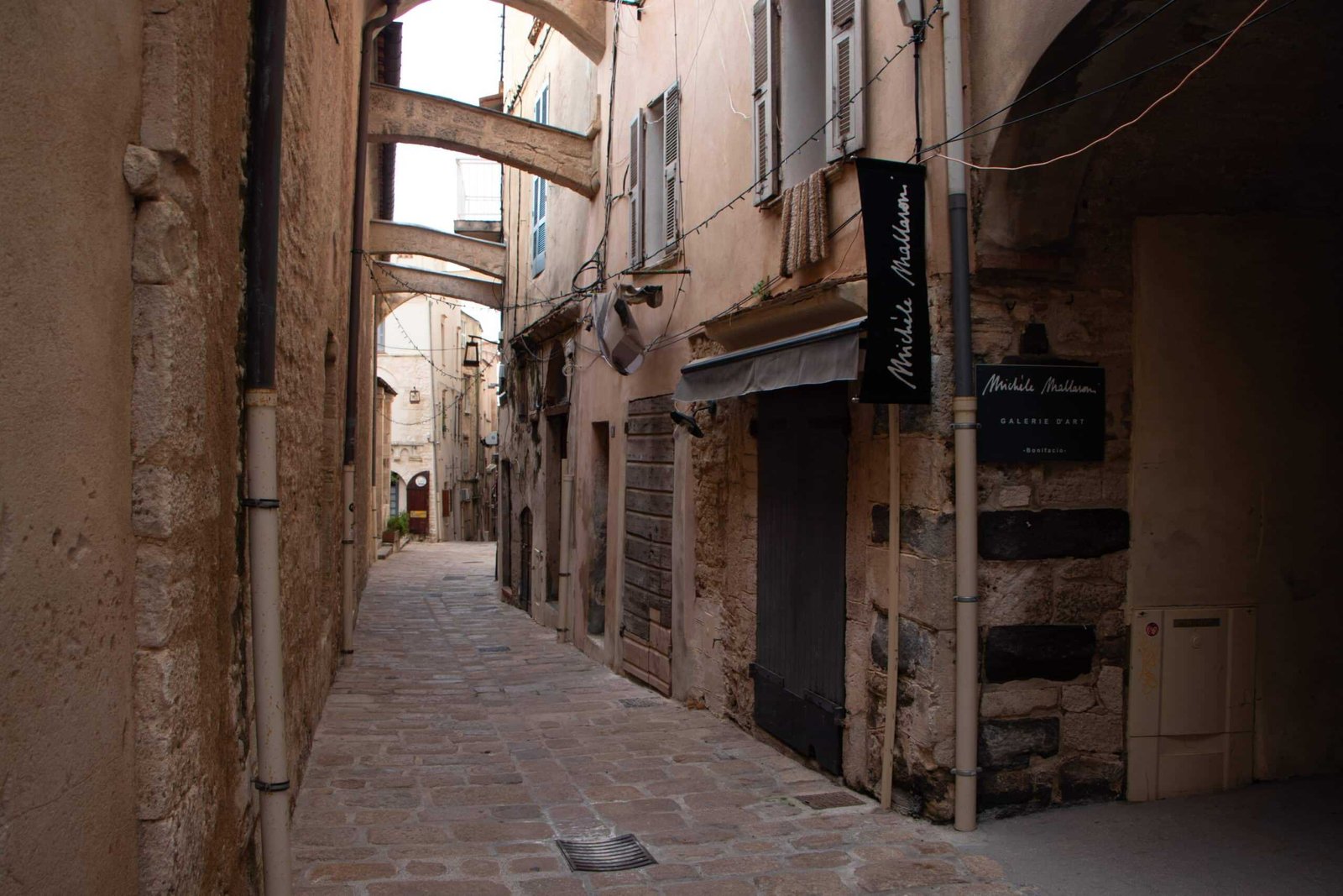 Bonifacio malerische Gasse entdecken - Korsika Rundreise