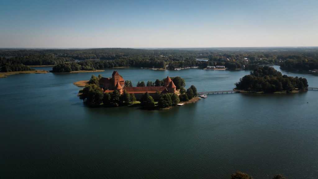 Trakai Schloss auf Insel im See - Baltikum Rundreise