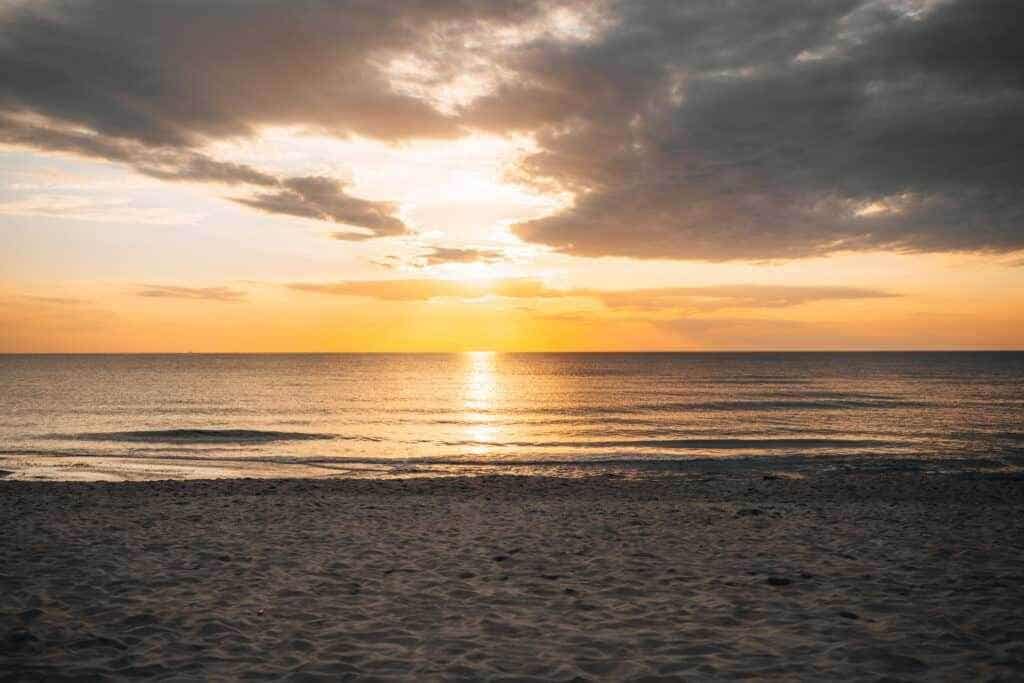Sonnenuntergang an der Kurischen Nehrung - Baltikum Rundreise