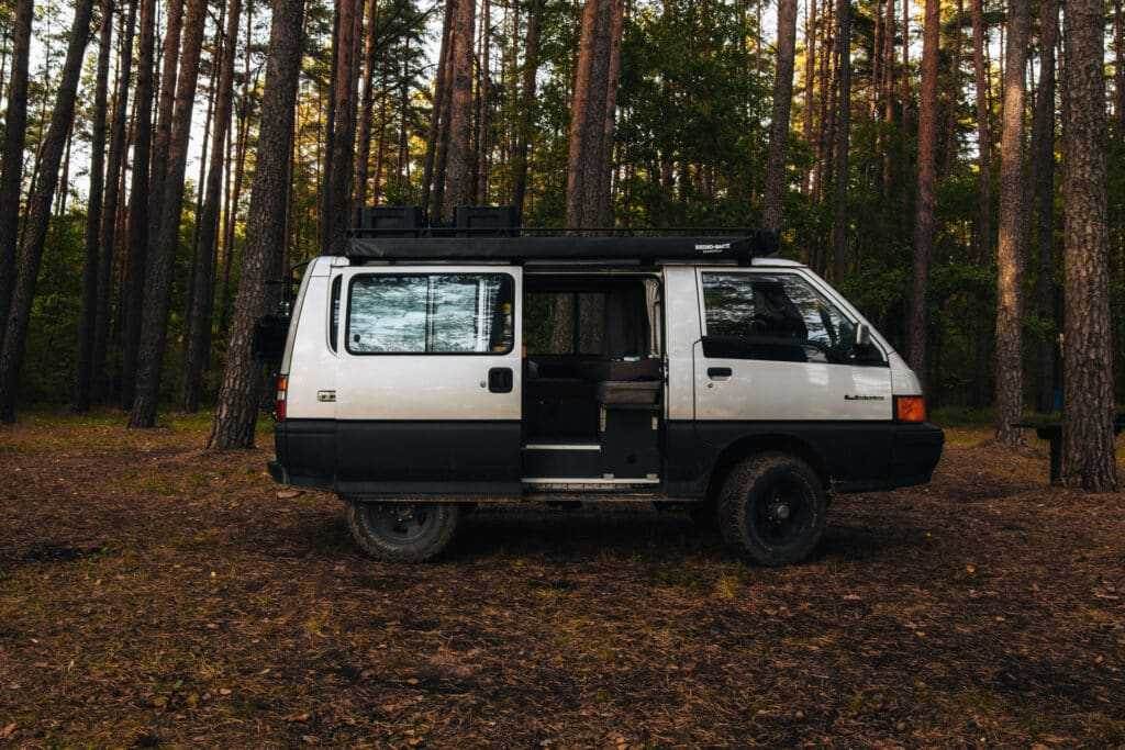 Stellplatz mitten im Wald - Baltikum Rundreise