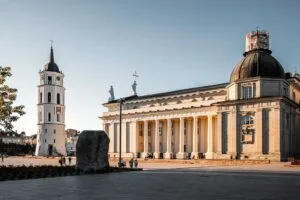 Vilnius Kathedrale bei Sonnenuntergang - Baltikum Rundreise