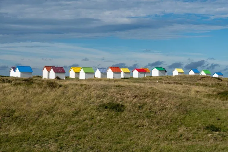 Normandie Sehenswürdigkeiten Bunte Holzhäuschen