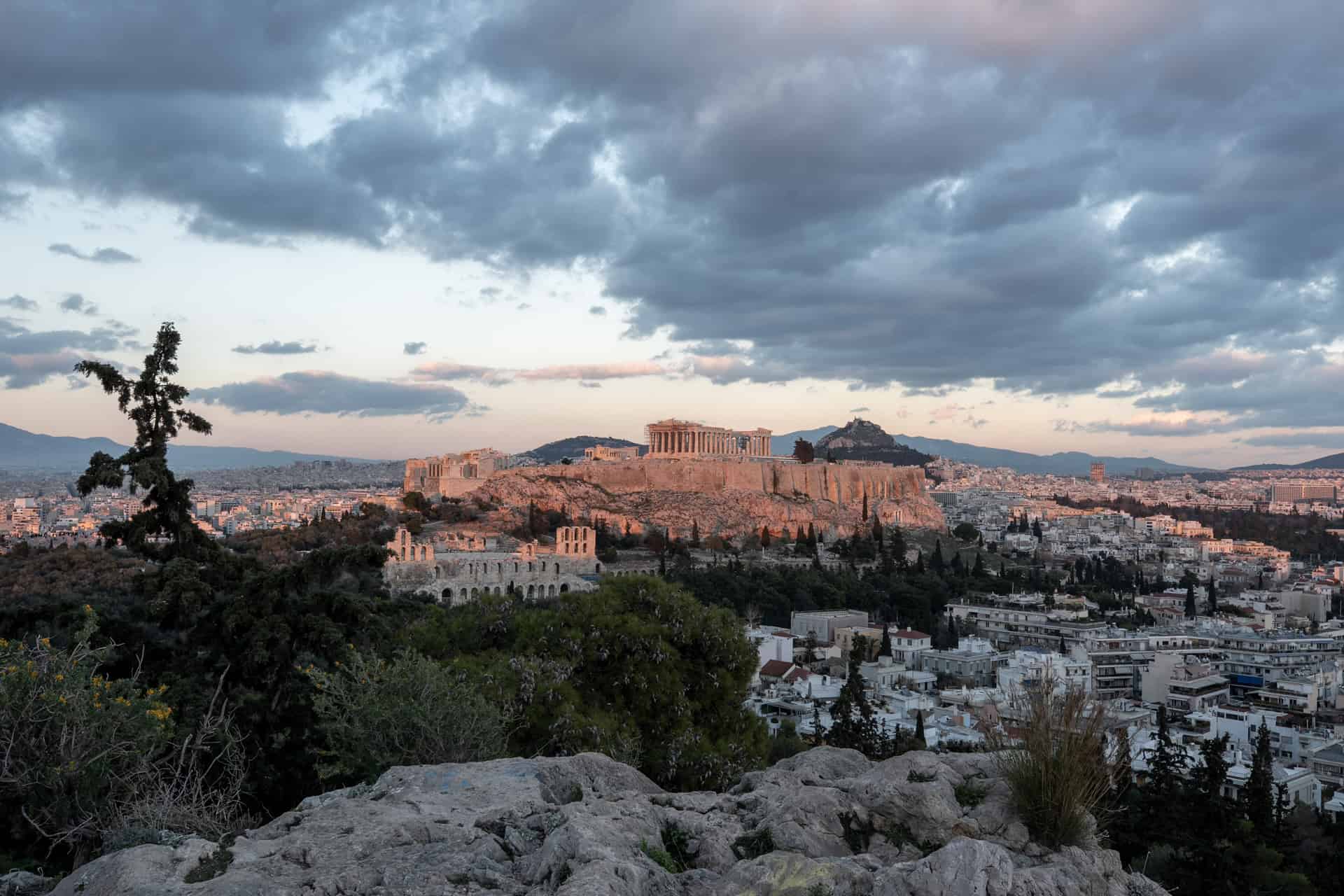 Ausblick über Athen bei Sonnenuntergang