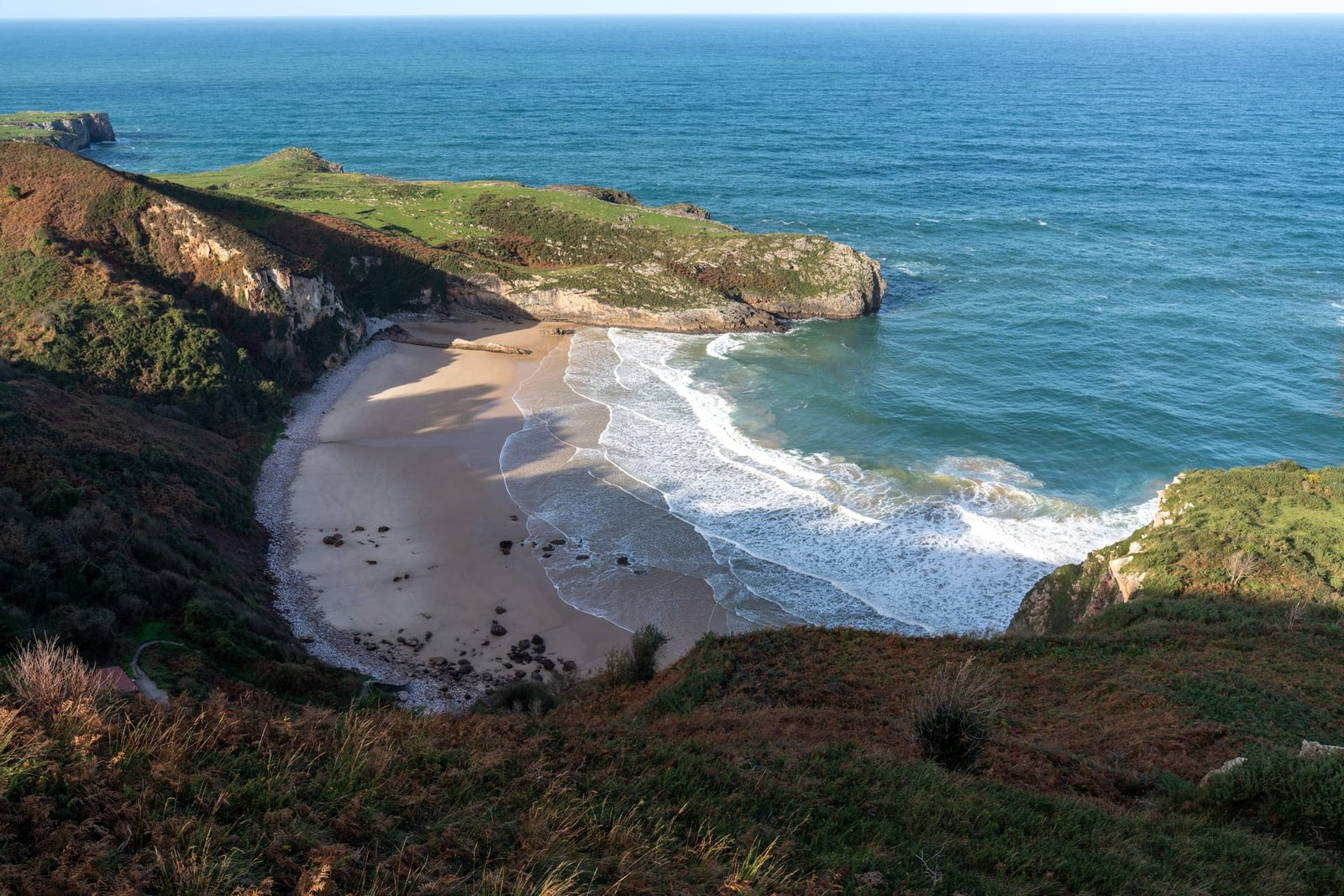 Playa de Ballota – Strände in Nordspanien
