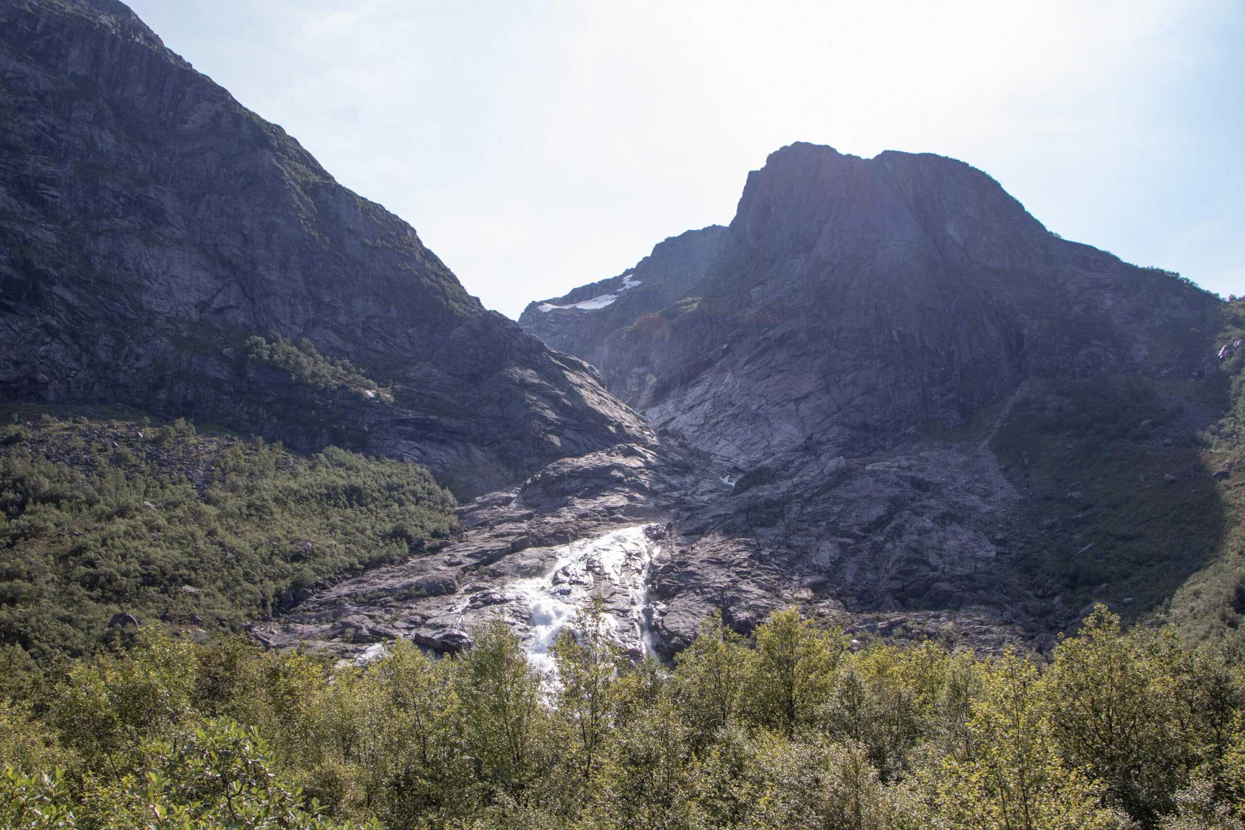 Berglandschaft Bondhusdalen im Sonnenschein – Norwegen Roadtrip