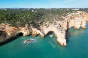 Höhlen an der Küste der Algarve - Algarve Karte