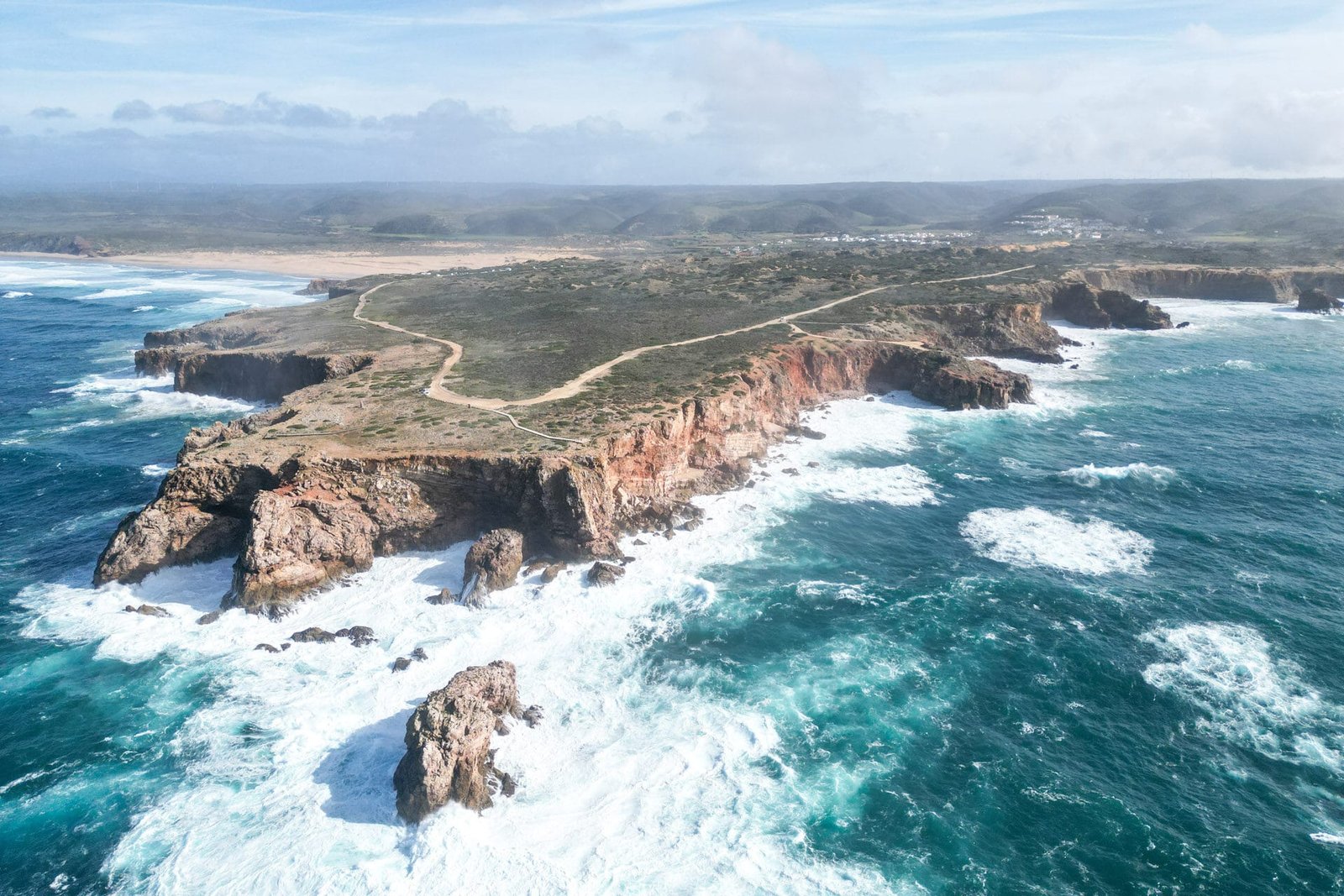Küste neben dem Praia da Bordeira - Algarve Highlights Südportugal