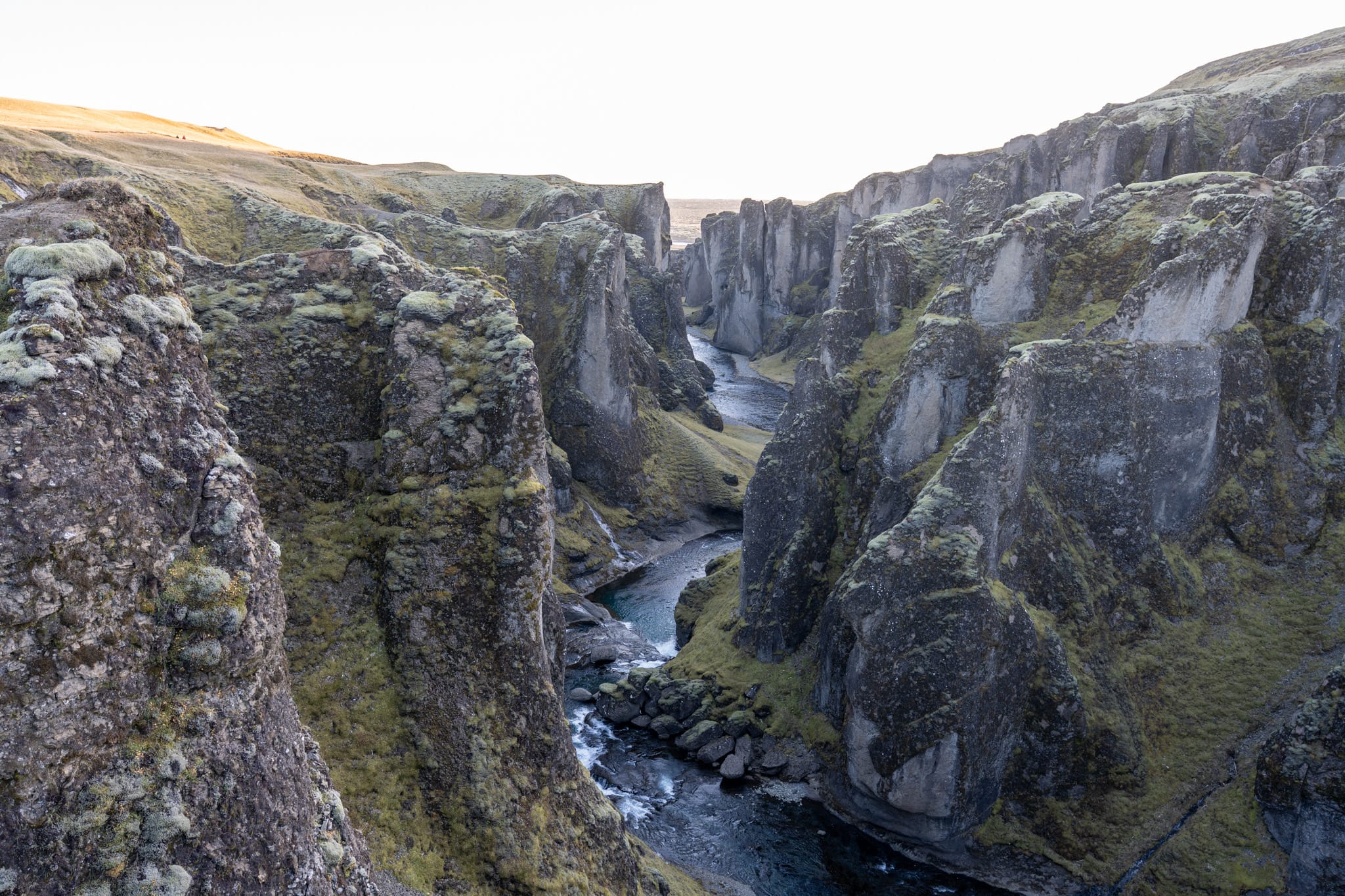 Fjaðrárgljúfur – Schlucht im Südisland