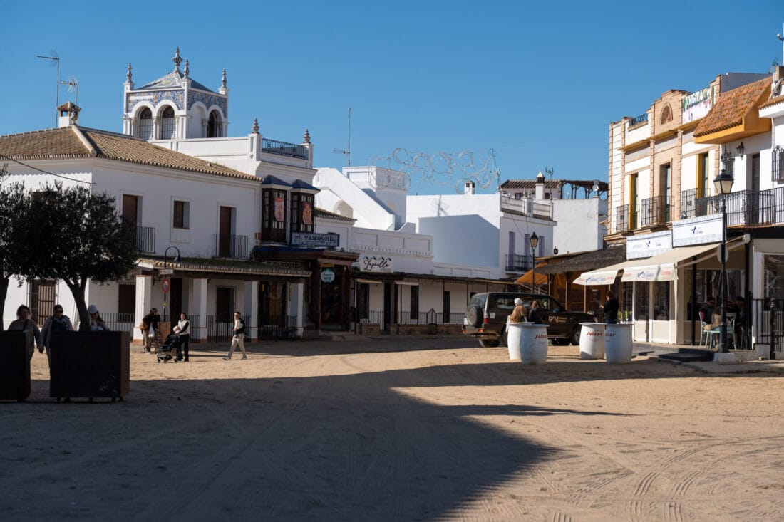 Dorfplatz in El Rocío: Spaniens Western Dorf