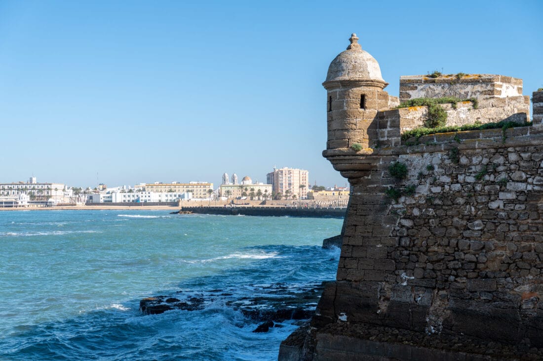Festung San Sebastián am Rand der Altstadt von Cadiz